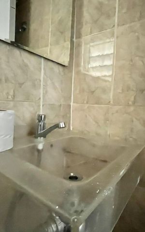 Casa à venda com 100m², 2 quartos e 2 vagas Casa à venda com 100m², 2 quartos e 2 vagasBanheiro