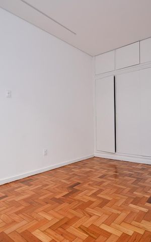 Apartamento à venda com 130m², 3 quartos e 1 vaga Apartamento à venda com 130m², 3 quartos e 1 vagaSuíte