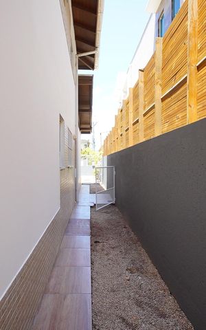 Casa para alugar com 140m², 3 quartos e 2 vagasLateral da casa