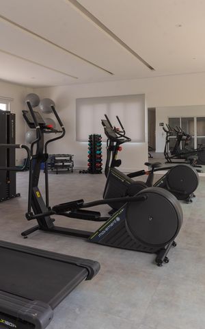 Apartamento à venda com 92m², 3 quartos e 2 vagas Apartamento à venda com 92m², 3 quartos e 2 vagasÁrea comum - Academia
