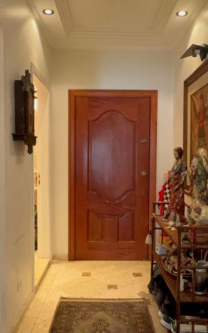 Apartamento à venda com 222m², 3 quartos e 2 vagas Apartamento à venda com 222m², 3 quartos e 2 vagasHall de entrada