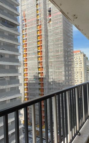Apartamento à venda com 222m², 3 quartos e 2 vagas Apartamento à venda com 222m², 3 quartos e 2 vagasVaranda