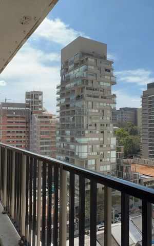 Apartamento à venda com 222m², 3 quartos e 2 vagas Apartamento à venda com 222m², 3 quartos e 2 vagasVaranda