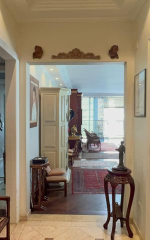 Apartamento à venda com 222m², 3 quartos e 2 vagas Apartamento à venda com 222m², 3 quartos e 2 vagasHall de entrada
