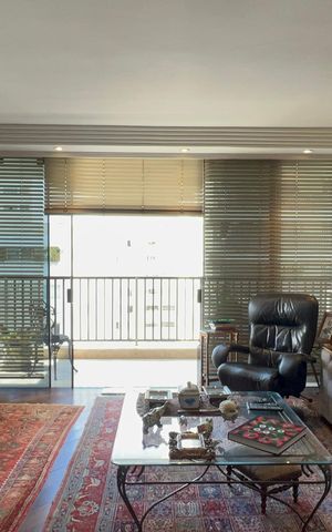 Apartamento à venda com 222m², 3 quartos e 2 vagas Apartamento à venda com 222m², 3 quartos e 2 vagasSala de TV