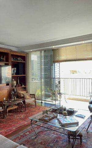 Apartamento à venda com 222m², 3 quartos e 2 vagas Apartamento à venda com 222m², 3 quartos e 2 vagasSala de TV