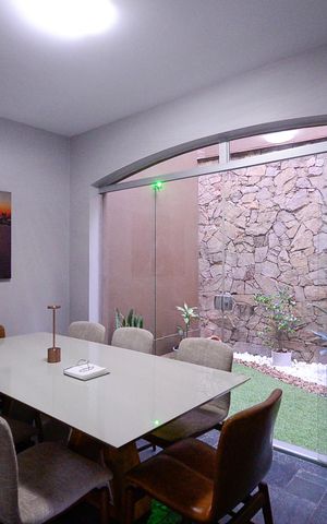 Casa à venda com 600m², 4 quartos e 3 vagas Casa à venda com 600m², 4 quartos e 3 vagasSala de Jantar