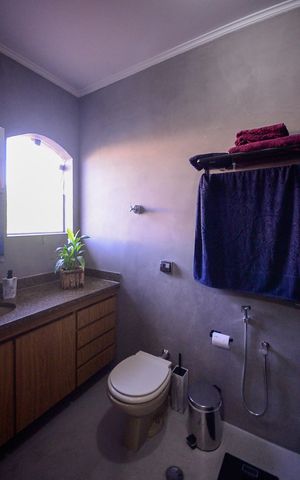 Casa à venda com 600m², 4 quartos e 3 vagas Casa à venda com 600m², 4 quartos e 3 vagasBanheiro da Suíte