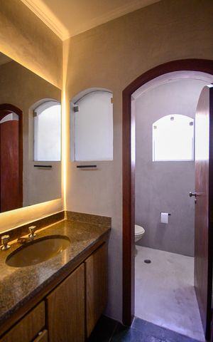Casa à venda com 600m², 4 quartos e 3 vagas Casa à venda com 600m², 4 quartos e 3 vagasBanheiro Social