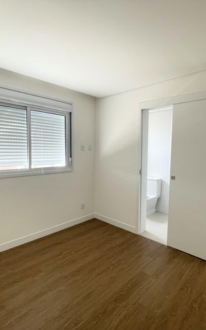 Apartamento à venda com 315m², 4 quartos e 4 vagasSemi-suite 1