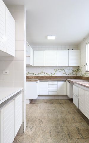 Casa à venda com 392m², 6 quartos e 5 vagasCozinha 