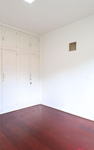 Casa à venda com 392m², 6 quartos e 5 vagasQuarto 3