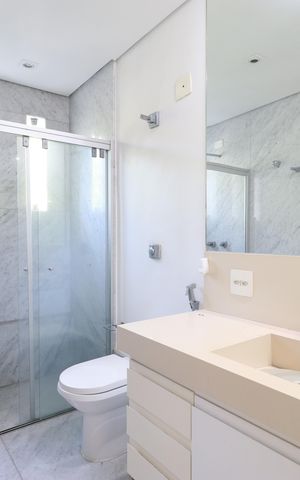 Casa à venda com 392m², 6 quartos e 5 vagasBanheiro da Suíte
