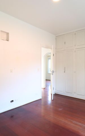 Casa à venda com 392m², 6 quartos e 5 vagasQuarto 5