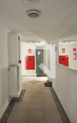 Apartamento à venda com 80m², 2 quartos e 1 vaga Apartamento à venda com 80m², 2 quartos e 1 vagaHall social