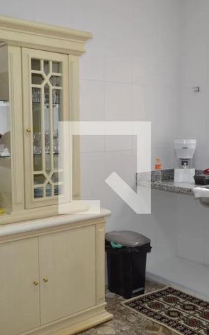 Casa à venda com 250m², 5 quartos e 3 vagas