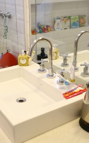 Casa de condomínio à venda com 400m², 4 quartos e 3 vagas Casa de condomínio à venda com 400m², 4 quartos e 3 vagasBanheiro da Suíte 2