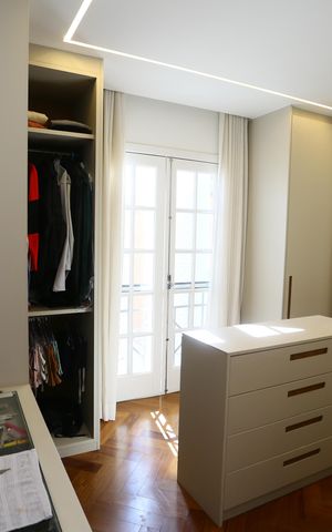 Casa de condomínio à venda com 400m², 4 quartos e 3 vagas Casa de condomínio à venda com 400m², 4 quartos e 3 vagasCloset da suíte 2