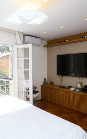 Casa de condomínio à venda com 400m², 4 quartos e 3 vagas Casa de condomínio à venda com 400m², 4 quartos e 3 vagasSuíte 3
