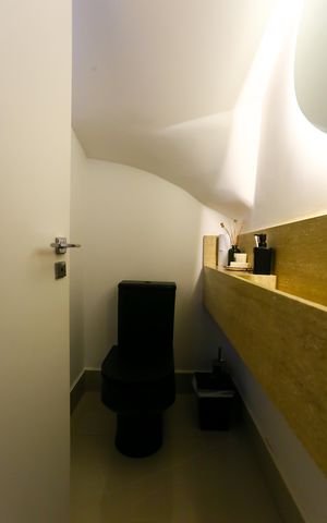 Casa de condomínio à venda com 400m², 4 quartos e 3 vagas Casa de condomínio à venda com 400m², 4 quartos e 3 vagasLavabo