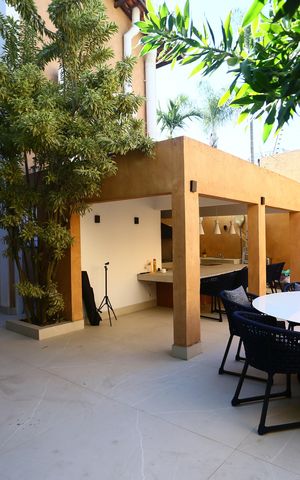 Casa de condomínio à venda com 400m², 4 quartos e 3 vagas Casa de condomínio à venda com 400m², 4 quartos e 3 vagasQuintal