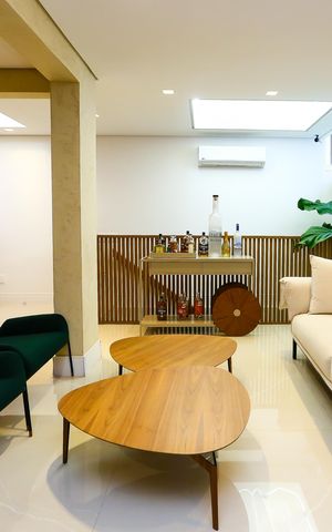 Casa de condomínio à venda com 400m², 4 quartos e 3 vagas Casa de condomínio à venda com 400m², 4 quartos e 3 vagasSala