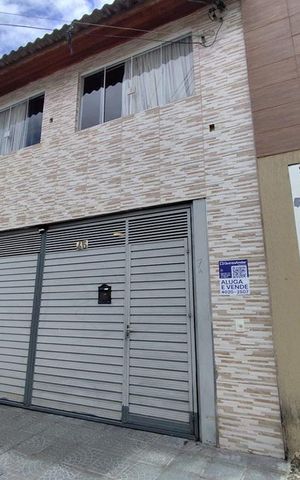 Casa à venda com 150m², 3 quartos e 2 vagas Casa à venda com 150m², 3 quartos e 2 vagasFachada