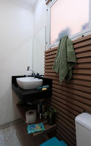 Casa à venda com 150m², 3 quartos e 2 vagasBanheiro 2