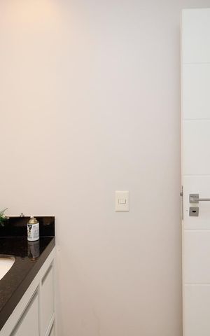 Casa de condomínio à venda com 450m², 4 quartos e 6 vagas Casa de condomínio à venda com 450m², 4 quartos e 6 vagasGaragem - Lavabo 3