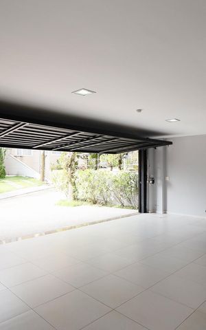 Casa de condomínio à venda com 450m², 4 quartos e 6 vagas Casa de condomínio à venda com 450m², 4 quartos e 6 vagasGaragem