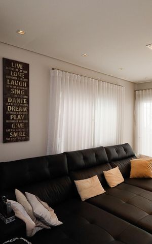 Casa de condomínio à venda com 450m², 4 quartos e 6 vagas Casa de condomínio à venda com 450m², 4 quartos e 6 vagasSala de TV