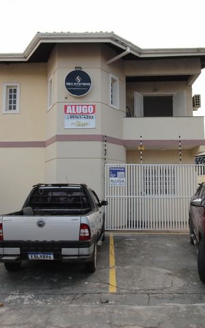 Casa para alugar com 427m², 5 quartos e 2 vagasFachada