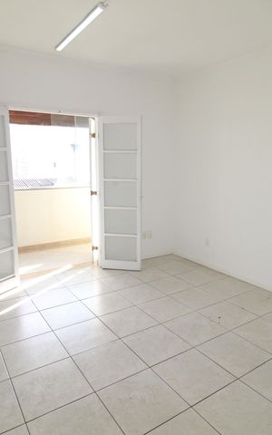 Casa para alugar com 427m², 5 quartos e 2 vagasQuarto 4