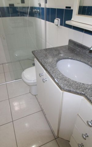 Casa para alugar com 427m², 5 quartos e 2 vagasBanheiro social