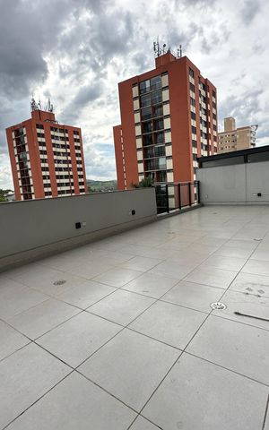 Apartamento à venda com 107m², 2 quartos e 2 vagas Apartamento à venda com 107m², 2 quartos e 2 vagasVaranda