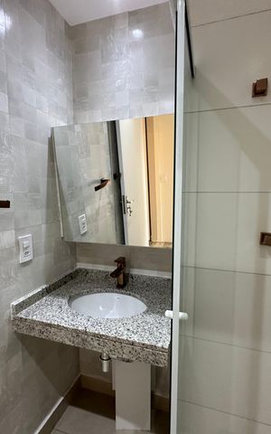 Apartamento à venda com 107m², 2 quartos e 2 vagas Apartamento à venda com 107m², 2 quartos e 2 vagasBanheiro da Suíte 1