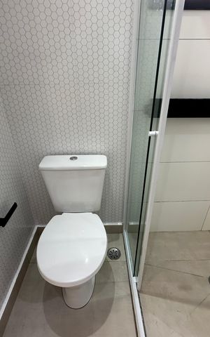 Apartamento à venda com 107m², 2 quartos e 2 vagas Apartamento à venda com 107m², 2 quartos e 2 vagasBanheiro da Suíte 2