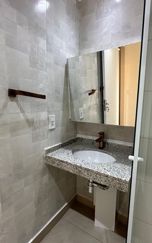 Apartamento à venda com 107m², 2 quartos e 2 vagas Apartamento à venda com 107m², 2 quartos e 2 vagasBanheiro da Suíte 1