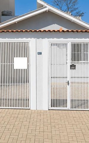 Casa à venda com 312m², 3 quartos e 4 vagas Casa à venda com 312m², 3 quartos e 4 vagasFachada