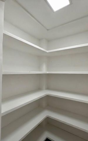 Casa para alugar com 280m², 3 quartos e 3 vagas Casa para alugar com 280m², 3 quartos e 3 vagasDespensa