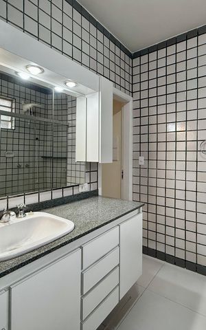Casa para alugar com 280m², 3 quartos e 3 vagas Casa para alugar com 280m², 3 quartos e 3 vagasBanheiro Suíte 1