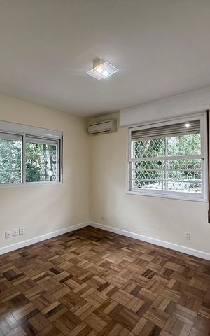 Casa para alugar com 280m², 3 quartos e 3 vagas Casa para alugar com 280m², 3 quartos e 3 vagasSuíte 1