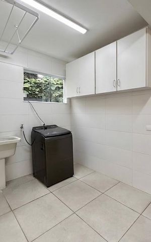 Casa para alugar com 280m², 3 quartos e 3 vagas Casa para alugar com 280m², 3 quartos e 3 vagasÁrea de Serviço