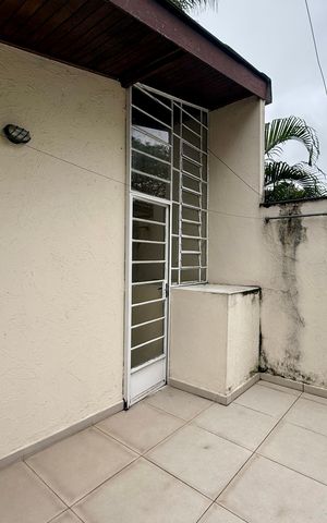 Casa para alugar com 280m², 3 quartos e 3 vagas Casa para alugar com 280m², 3 quartos e 3 vagasTerraço de Serviço