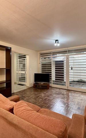 Casa para alugar com 280m², 3 quartos e 3 vagas Casa para alugar com 280m², 3 quartos e 3 vagasSala