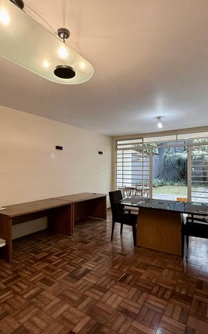 Casa para alugar com 280m², 3 quartos e 3 vagas Casa para alugar com 280m², 3 quartos e 3 vagasSala