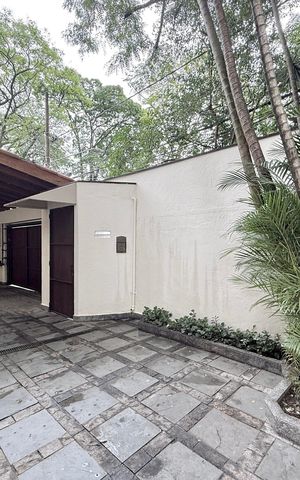Casa para alugar com 280m², 3 quartos e 3 vagas Casa para alugar com 280m², 3 quartos e 3 vagasVaranda
