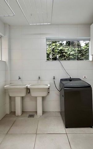 Casa para alugar com 280m², 3 quartos e 3 vagas Casa para alugar com 280m², 3 quartos e 3 vagasÁrea de Serviço