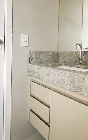 Apartamento à venda com 125m², 2 quartos e 3 vagas Apartamento à venda com 125m², 2 quartos e 3 vagasBanheiro social