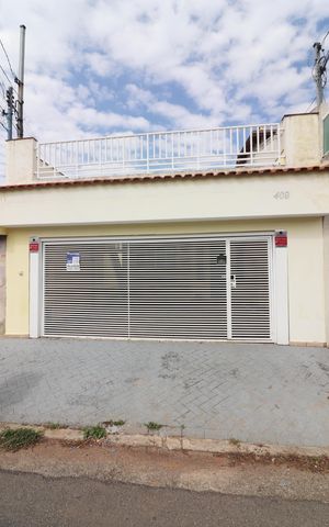 Casa para alugar com 210m², 2 quartos e 2 vagasFachada 